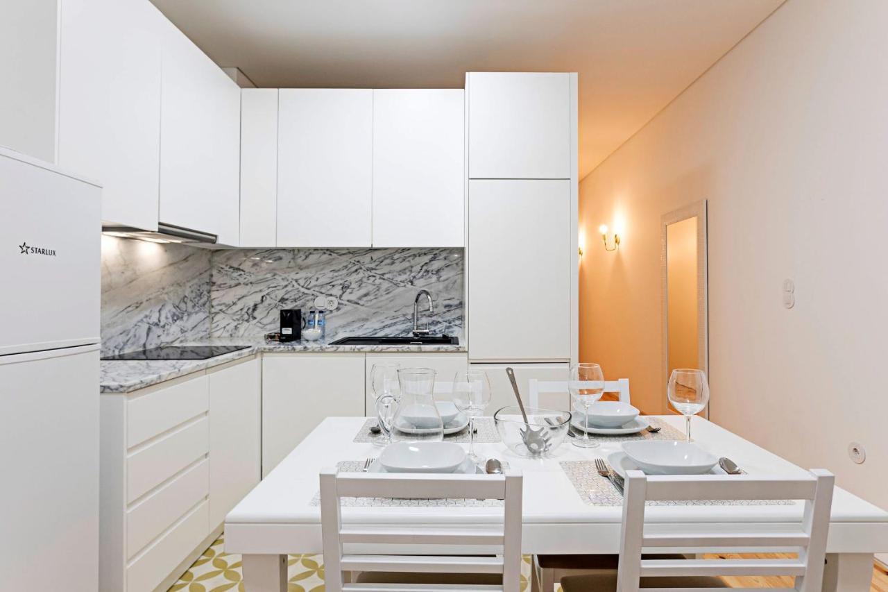 Loios 1Br Flat Downtown By Lovelystay Porto Buitenkant foto
