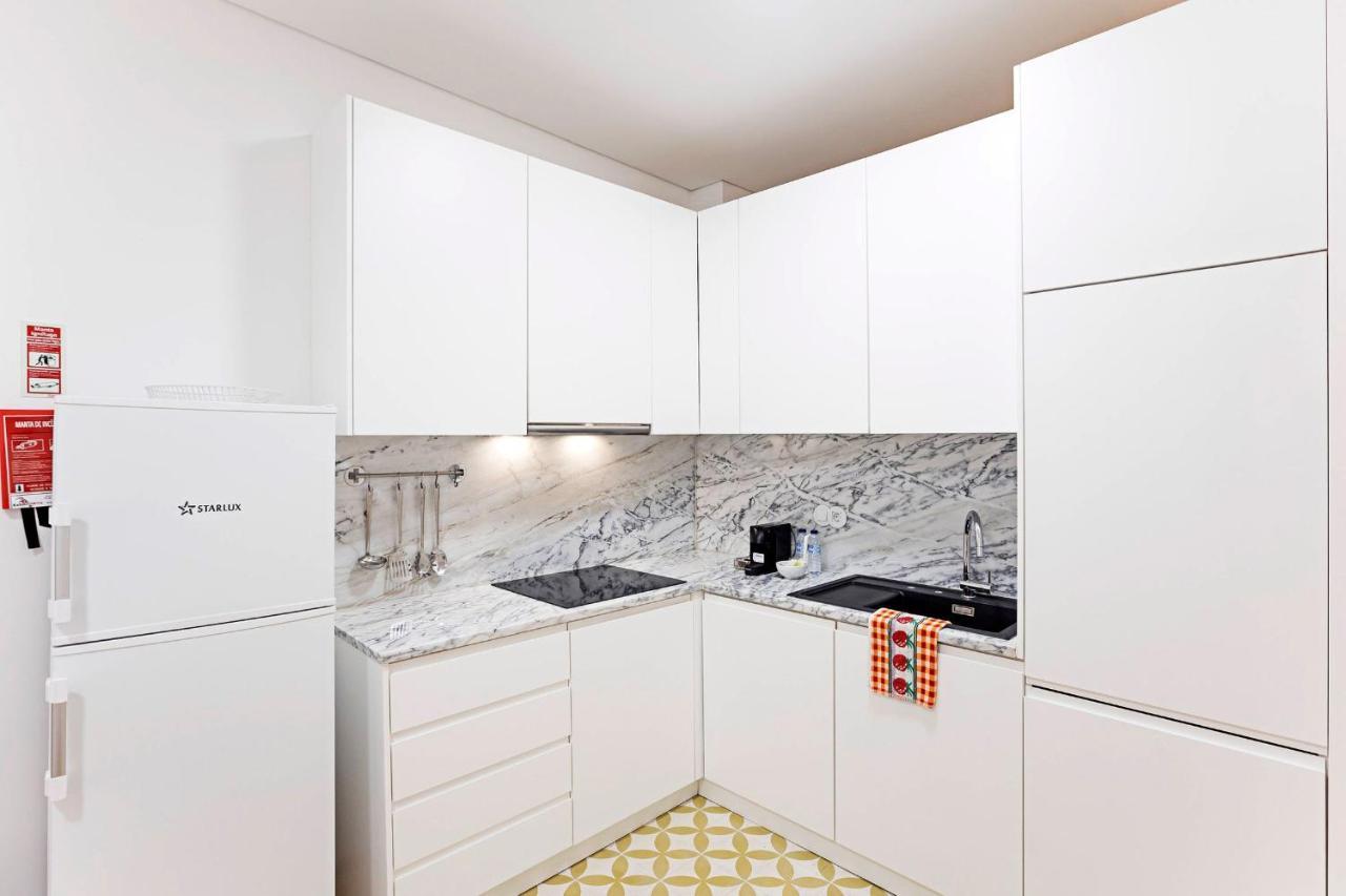Loios 1Br Flat Downtown By Lovelystay Porto Buitenkant foto